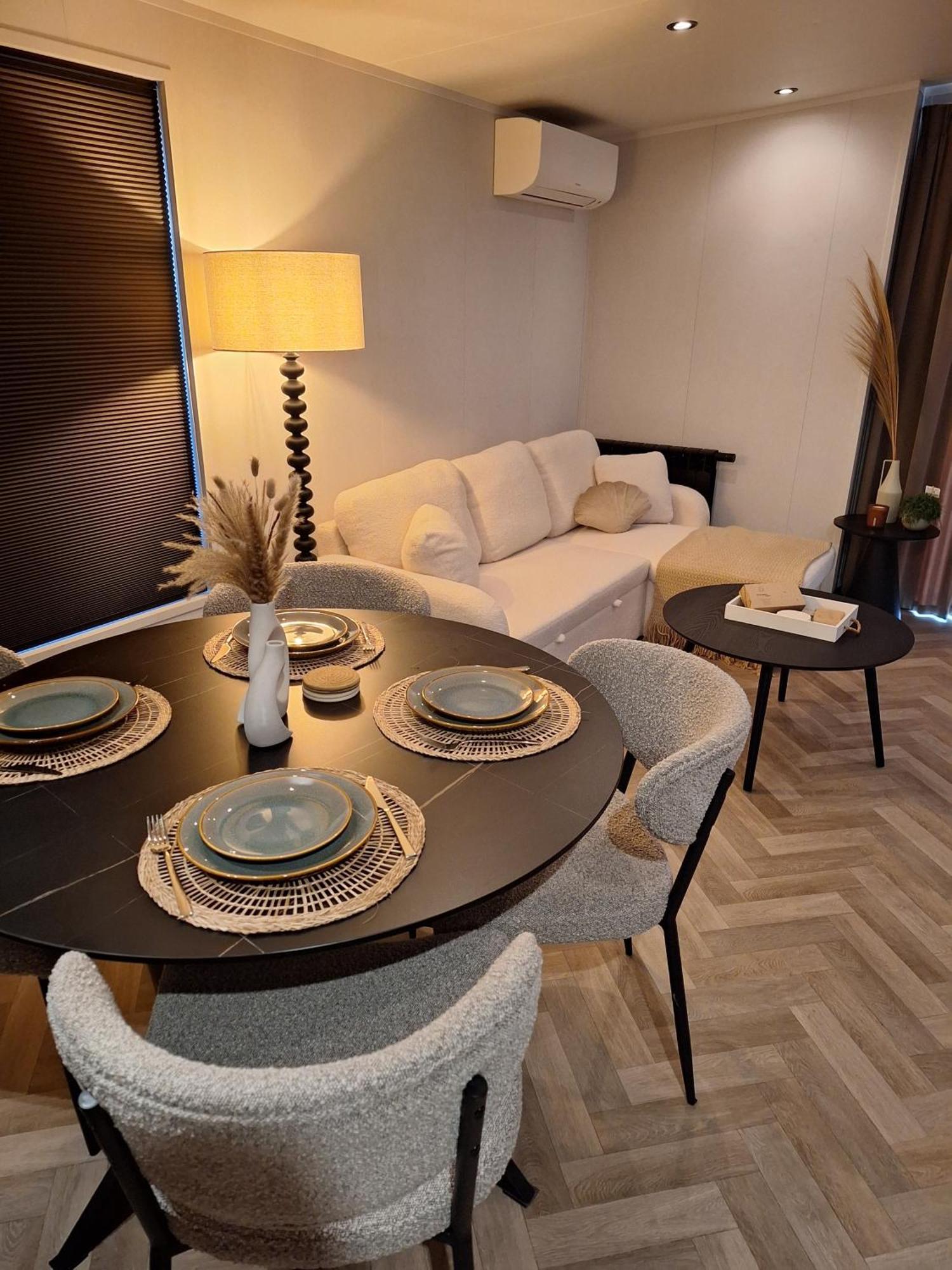 'Relax Lodge Sea' - Wellness Lodge In Zeeland - Private Sauna - Airco - Garden - Outdoor Swimming Pool - Free Wifi, Towels & Bed Linen Heinkenszand المظهر الخارجي الصورة