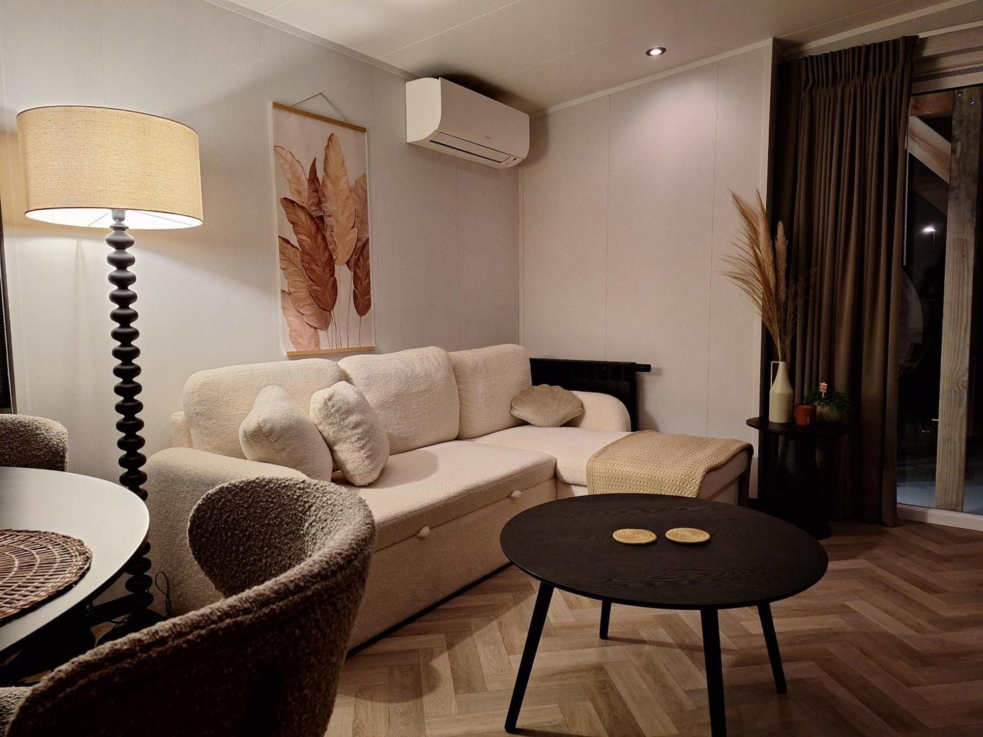 'Relax Lodge Sea' - Wellness Lodge In Zeeland - Private Sauna - Airco - Garden - Outdoor Swimming Pool - Free Wifi, Towels & Bed Linen Heinkenszand المظهر الخارجي الصورة