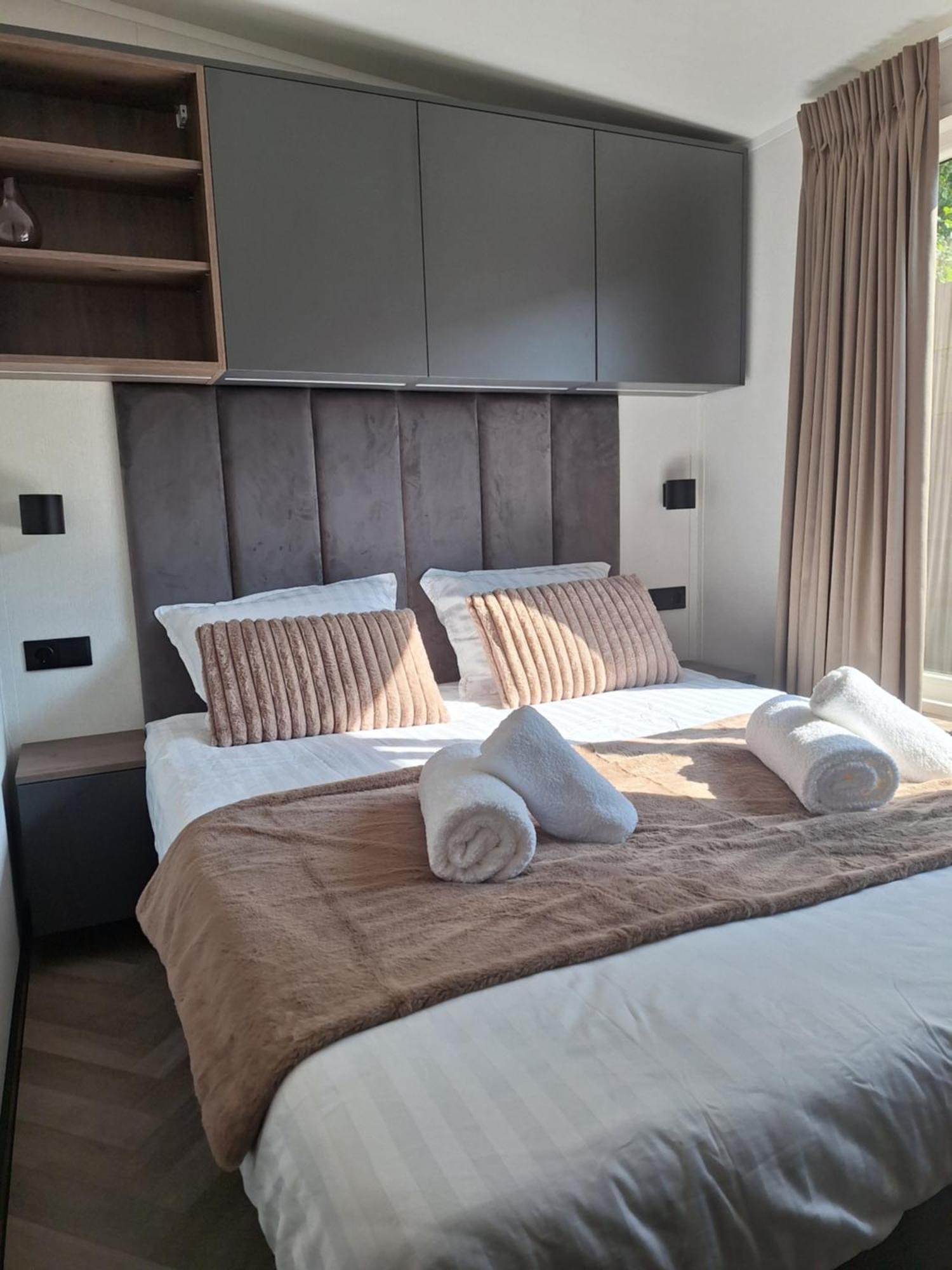 'Relax Lodge Sea' - Wellness Lodge In Zeeland - Private Sauna - Airco - Garden - Outdoor Swimming Pool - Free Wifi, Towels & Bed Linen Heinkenszand المظهر الخارجي الصورة
